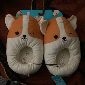 Squishmallows size 11-12 white and brown dog slippers